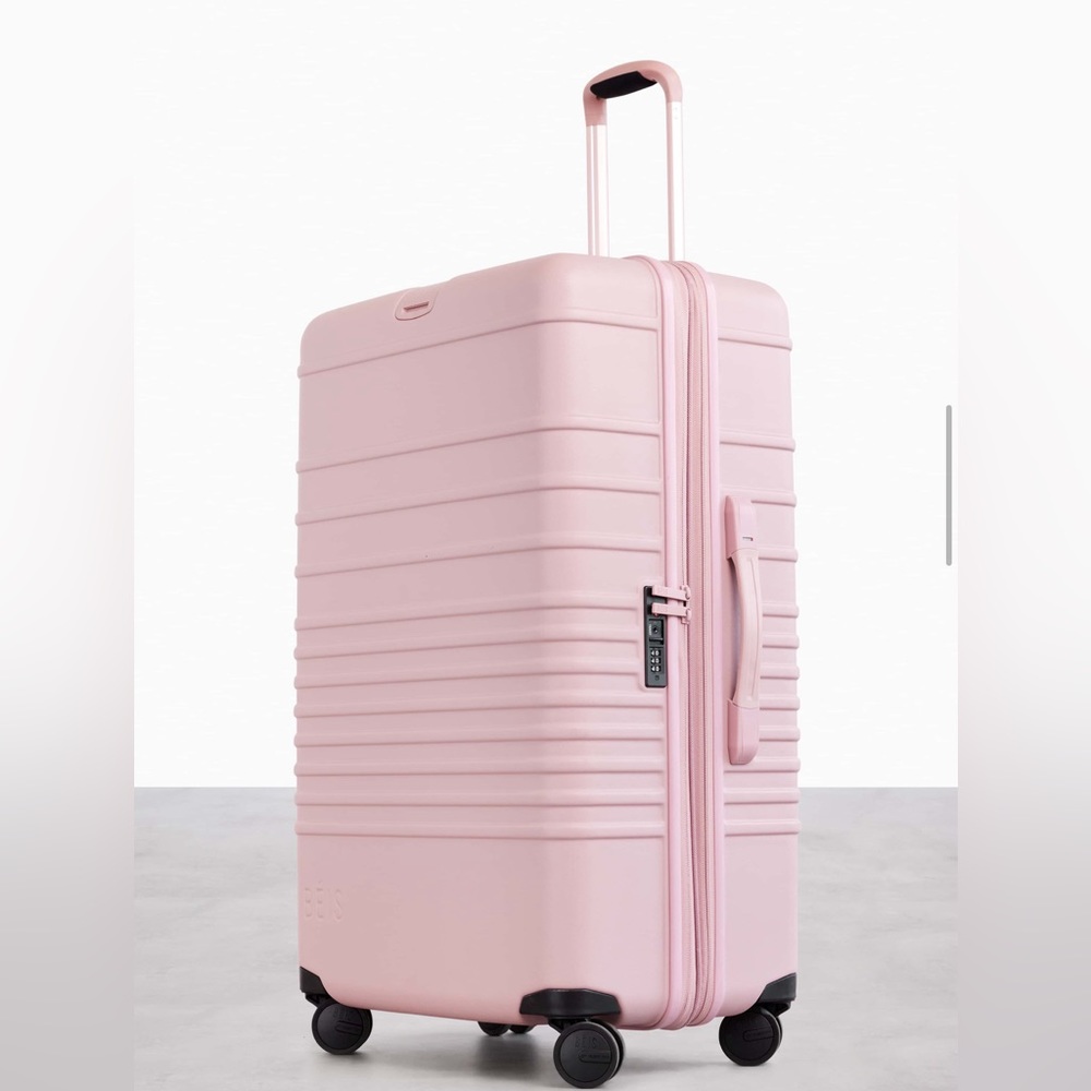 PRICE IS FIRM -BRAND NEW IN BOX Beis The 29" Large Check-In Roller in Atlas Pink